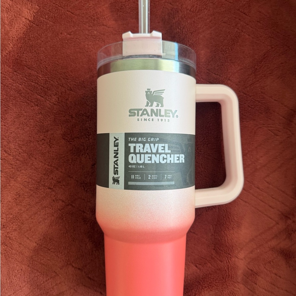 BNWT TARGET EXCLUSIVE PETAL OMBRÉ STANLEY TUMBLER